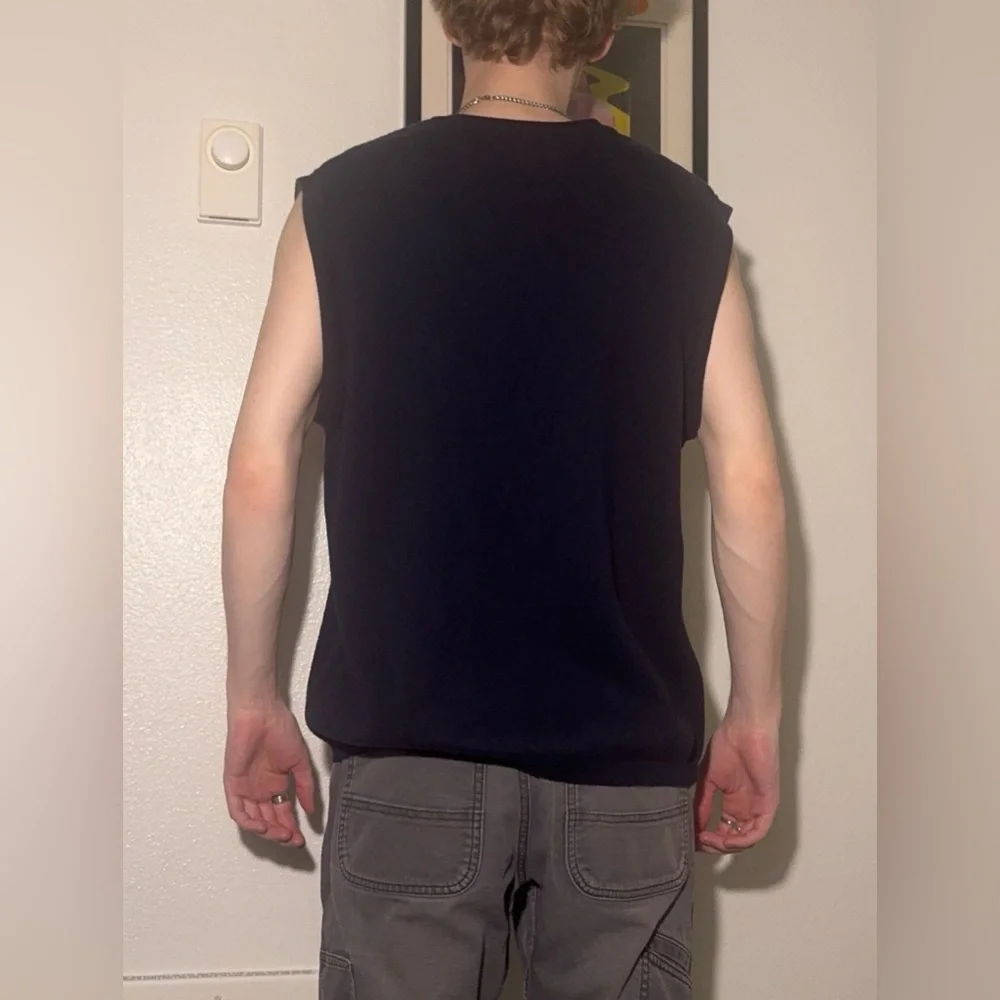 Great Northwest Clothing Company Black V-Neck Sleeveless Knit with Gray Stripe